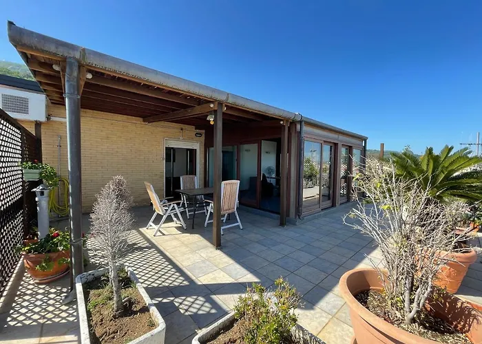 Apartamento Attico Con Terrazza Sul Porticciolo Turistico Di Vibo Valentia Marina