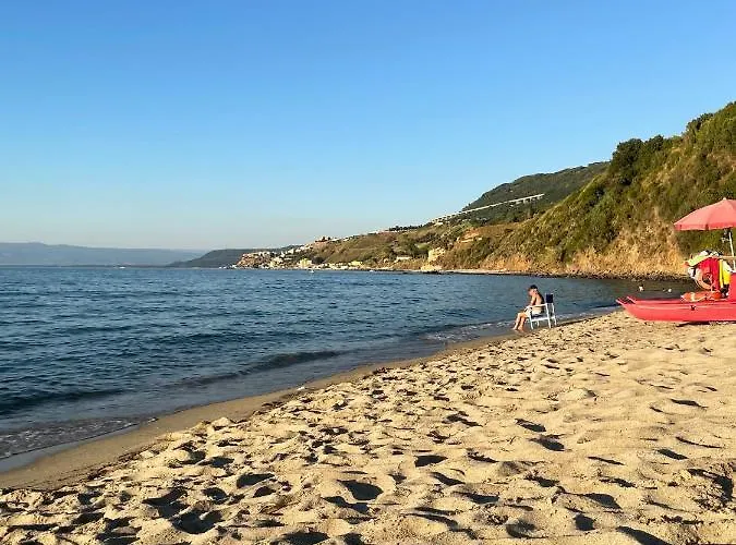 Attico Con Terrazza Sul Porticciolo Turistico Di * Vibo Valentia Marina