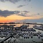 Attico Con Terrazza Sul Porticciolo Turistico Di Vibo Valentia Marina