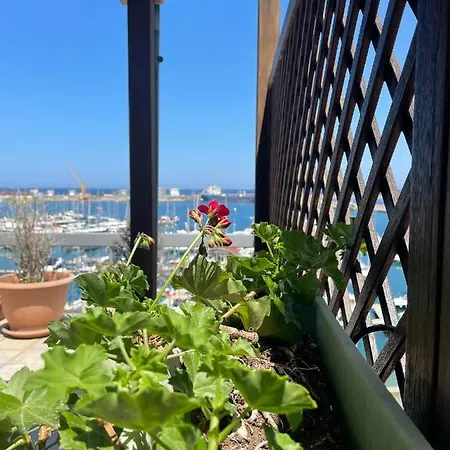 Attico Con Terrazza Sul Porticciolo Turistico Di * Vibo Valentia Marina