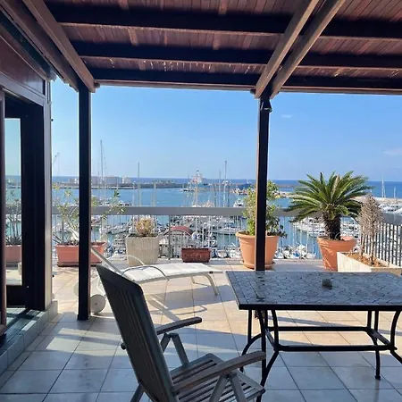 Attico Con Terrazza Sul Porticciolo Turistico Di Vibo Valentia Marina