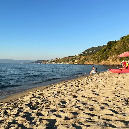 Attico Con Terrazza Sul Porticciolo Turistico Di * Vibo Valentia Marina
