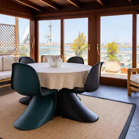 Apartamento Attico Con Terrazza Sul Porticciolo Turistico Di