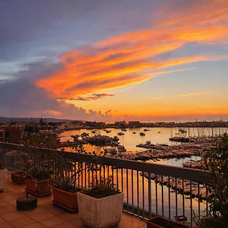 Attico Con Terrazza Sul Porticciolo Turistico Di Apartment