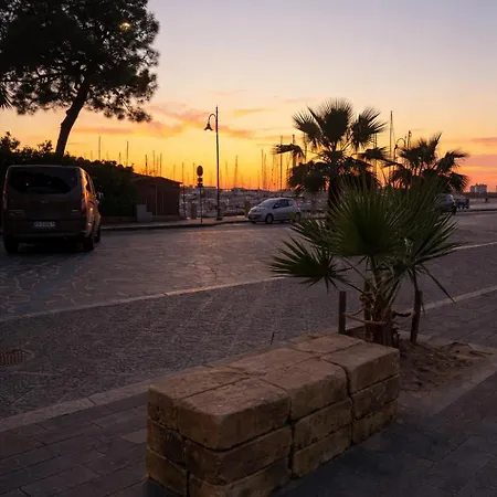 Apartamento Attico Con Terrazza Sul Porticciolo Turistico Di Vibo Valentia Marina
