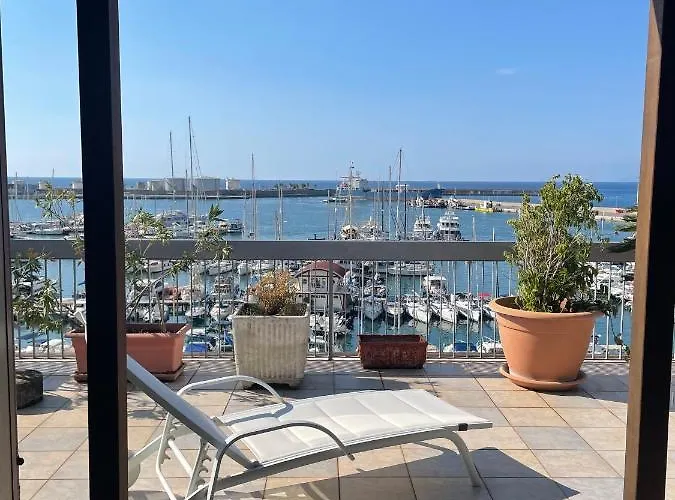 公寓 Attico Con Terrazza Sul Porticciolo Turistico Di *