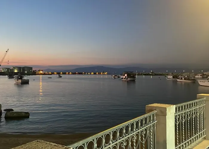 Attico Con Terrazza Sul Porticciolo Turistico Di * 维博瓦伦蒂亚码头